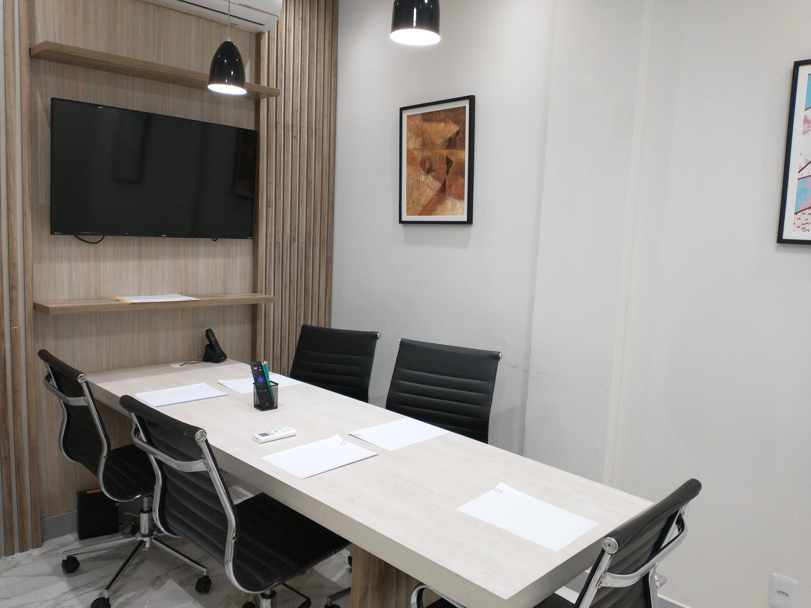 Sala de Reuniões do Escritório Cruz & Quaresma Advogados Associados